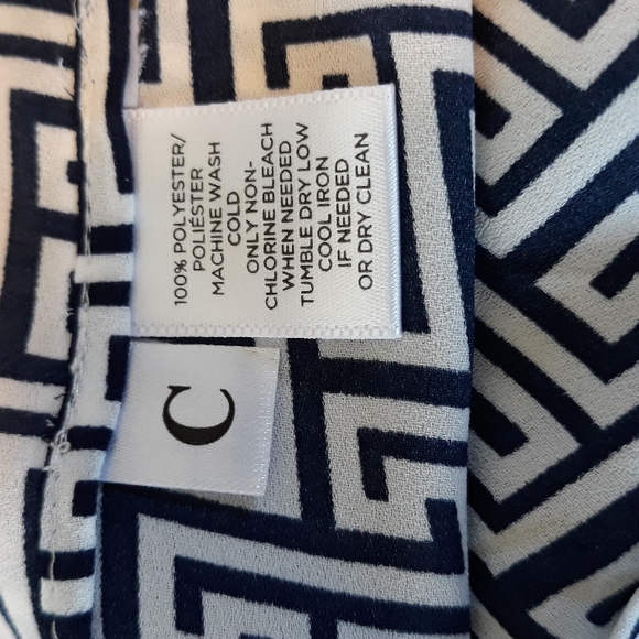 Ann Taylor Loft/ Blue/ White / Print/  Blouse - Picture 13 of 13